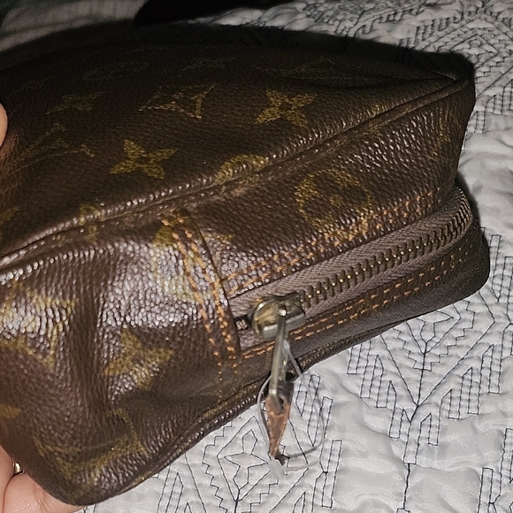 Louis Vuitton Monogram Toiletry Bag Authentic Preowned Vintage - Picture 3 of 15